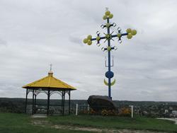 Германовка. Памятник крест-оберег Германовки